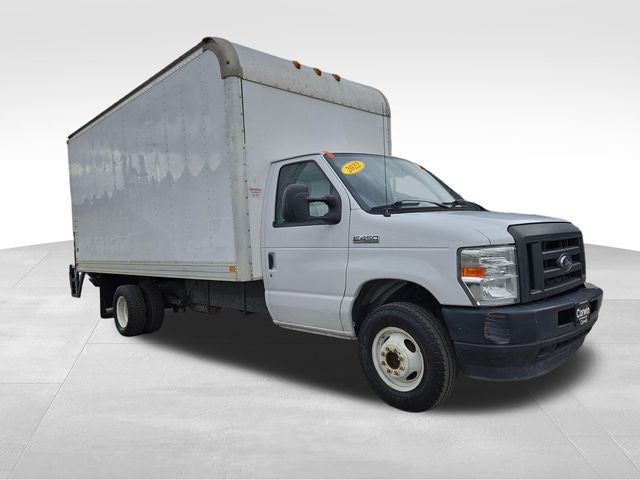 2022 Ford E-450SD Base in Oxford White — front three-quarter view