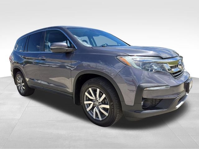 2019 Honda Pilot EX-L w/Navigation and Rear Entertainment System in Lunar Silver Metallic — front three-quarter view