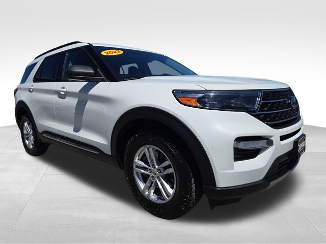 2022 Ford Explorer XLT in White Metallic — front three-quarter view