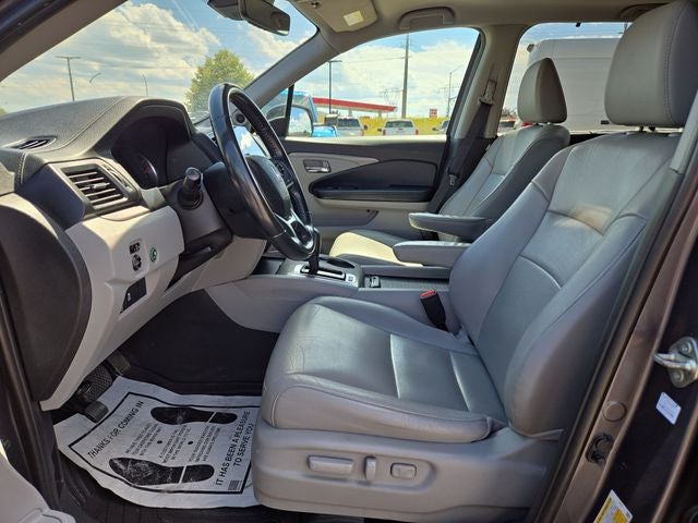 2019 Honda Pilot — rear three-quarter view